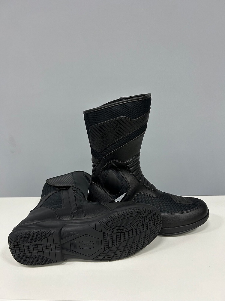 Мотоботы гоночные Berg Attico