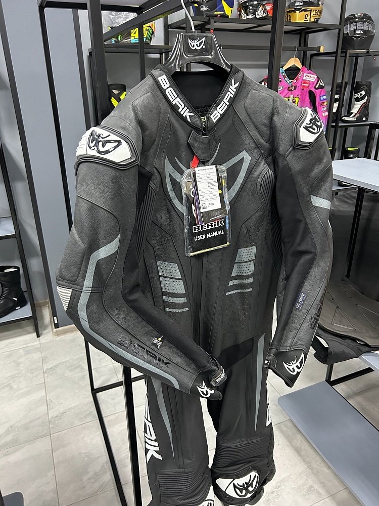 Мотокомбинезон Berik 2