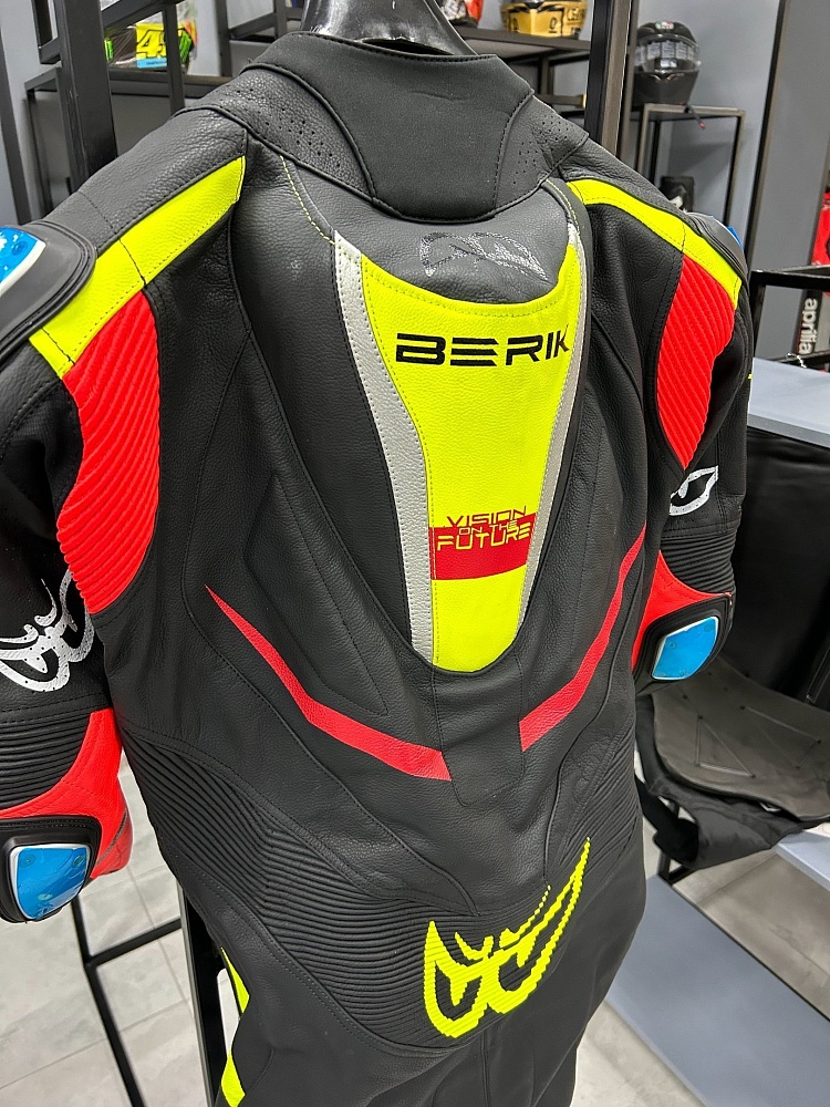 Мотокомбинезон Berik 5