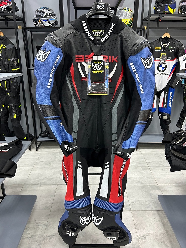 Мотокомбинезон Berik 3