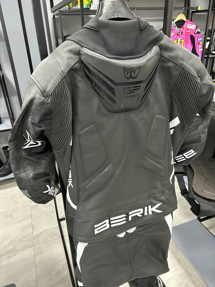 Мотокомбинезон Berik