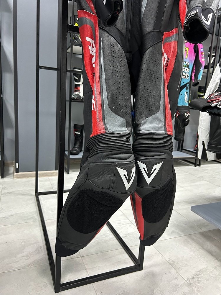 Мотокомбинезон Arrows 1