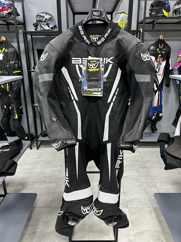 Мотокомбинезон Berik 3